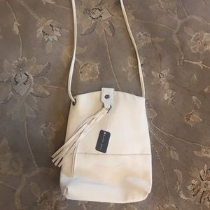 Beige new NWT Kendal and James purse